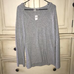 Hooded gray gap sweater